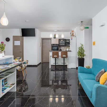 Pet Friendly In With Wifi Апартаменты *